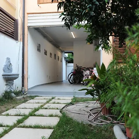 Boutique In Apartment